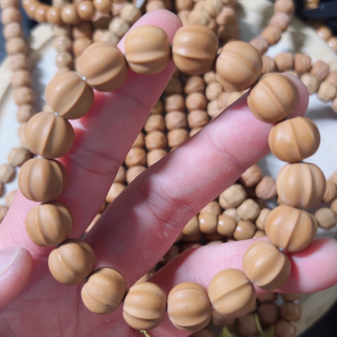 猴头核桃手串c**n鲨鱼背