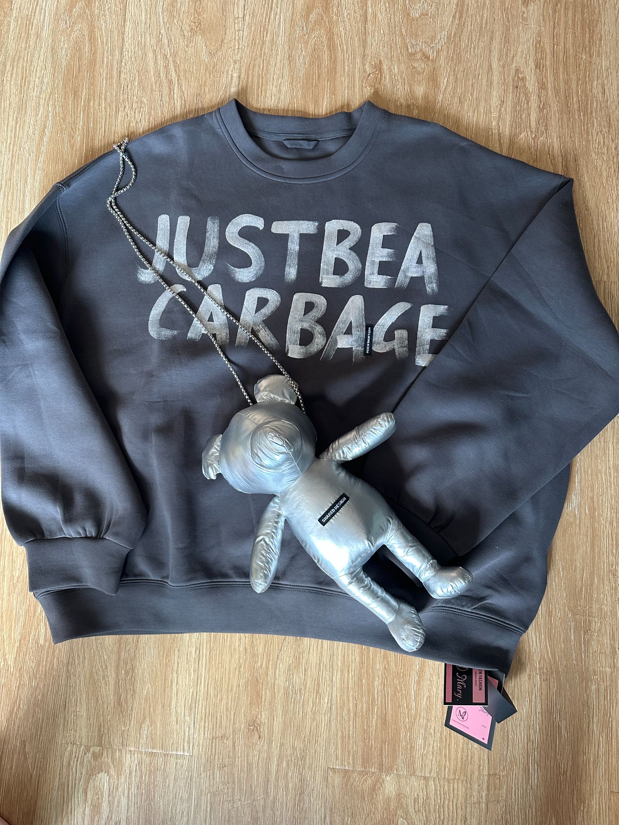 欧货休闲宽松大版小熊卫衣圆领百搭长袖女2025年春款慵懒洋气上衣