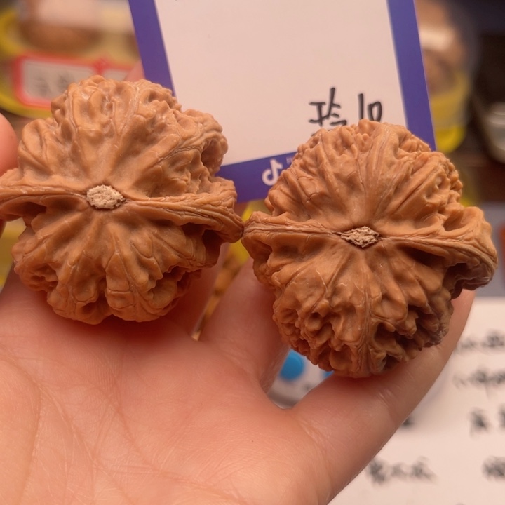 文玩核桃吊坠得**?文玩核桃把件10