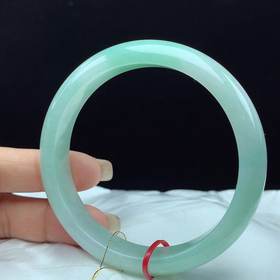 翡翠手镯未镶嵌62圈 3252