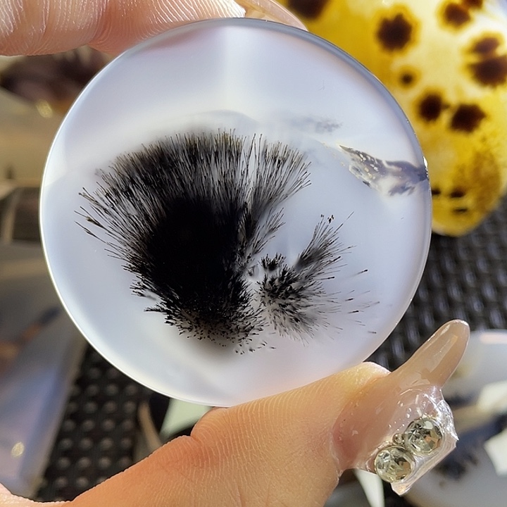 静***玛瑙/玉髓未镶嵌颈饰