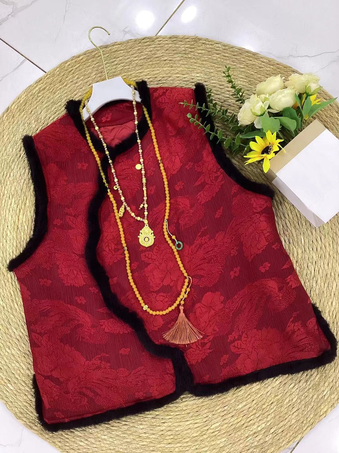 清苍价～深圳8693-1新中式国风马甲贡缎提花有钱花大码马夹坎肩