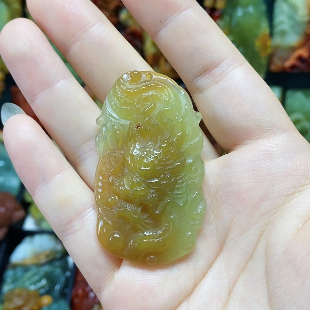 未镶嵌岫玉吊坠(赠链)