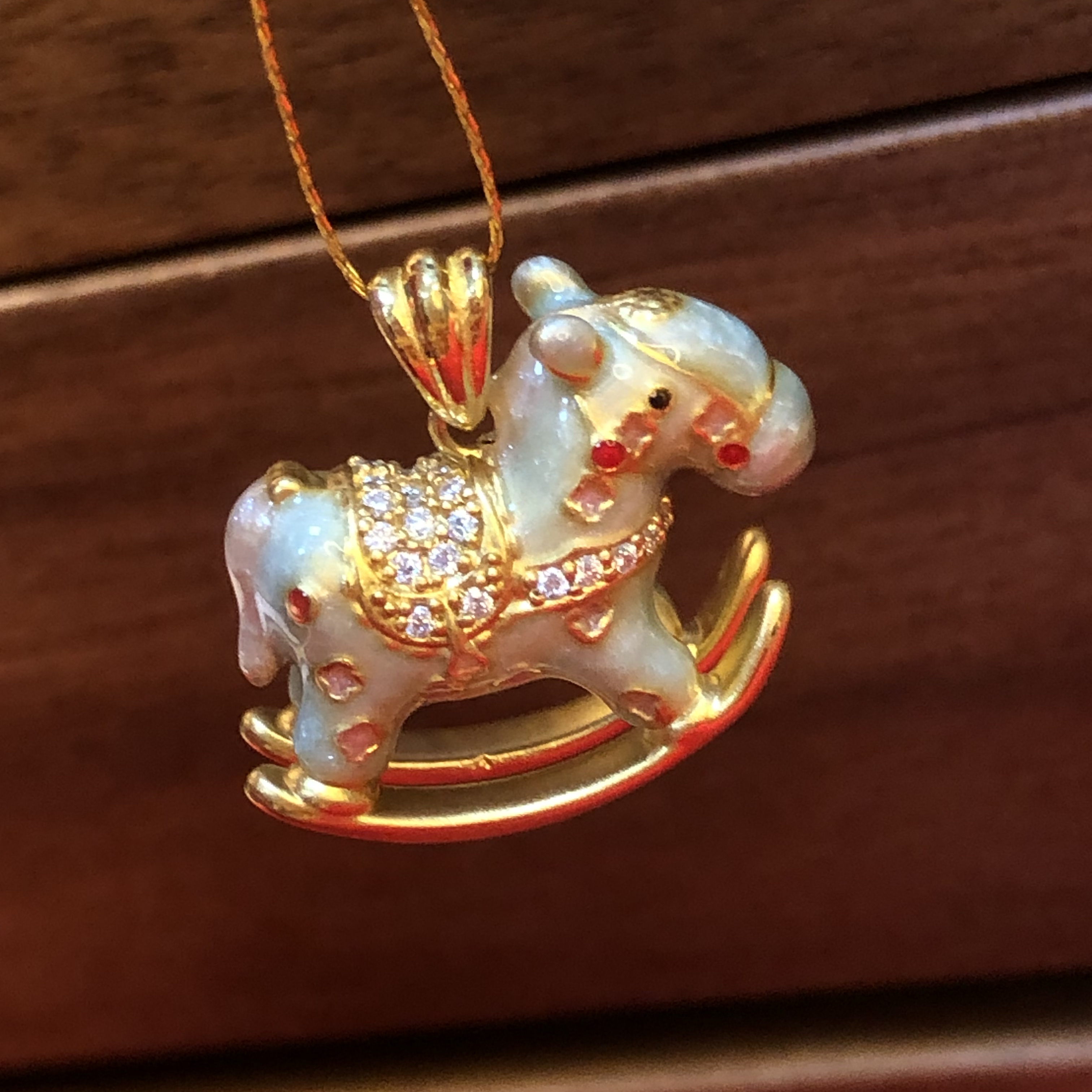 黄金999足金高温珐琅彩5D镶嵌木马吊坠定制