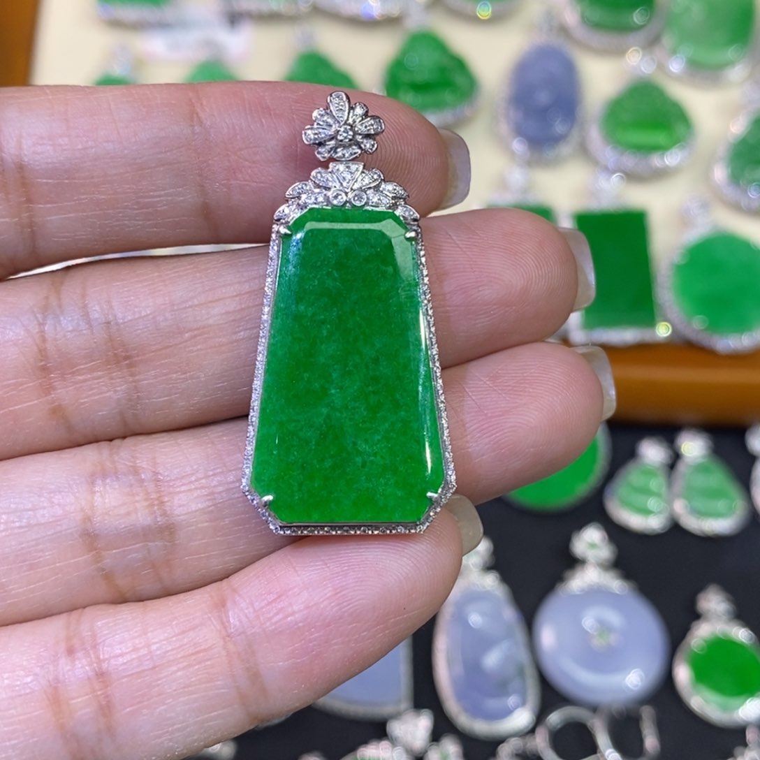 翡翠吊坠(不含链)18K金镶嵌吊坠