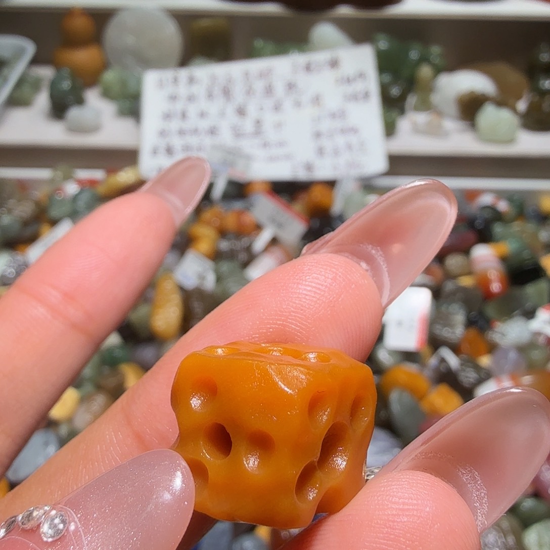 和田玉未镶嵌珠宝奇石