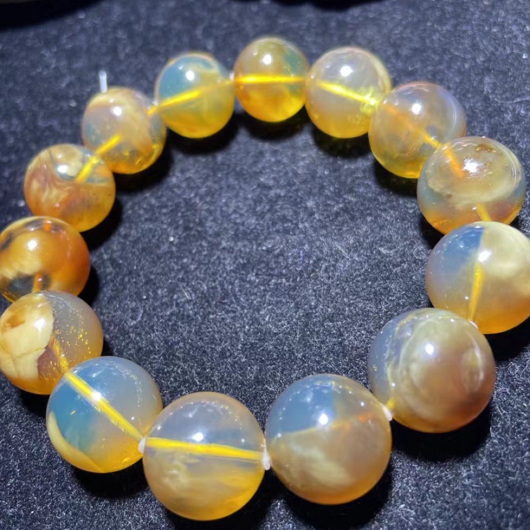 金兰蛋黄溶洞手串，无杂裂，同料款，规格:15mm，克重:30，特价得！