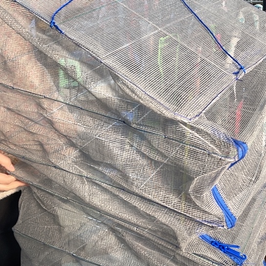 灰色晒干笼一个。            微瑕