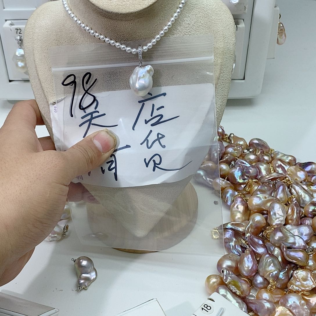 淡水珍珠颈饰合金