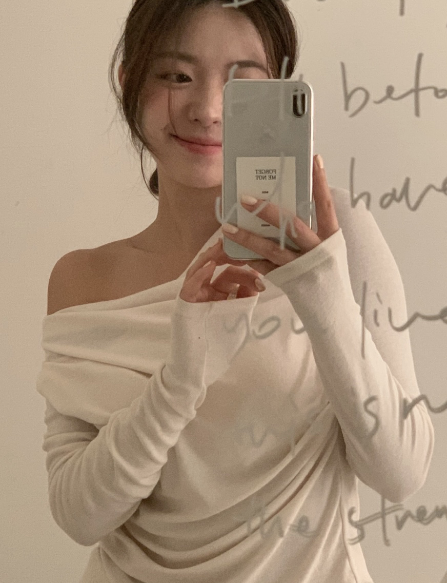 No退No换壹韩国东大门女装2025年秋冬新款修身设计感打底衫女034c