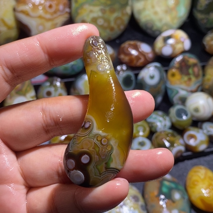 玛瑙/玉髓未镶嵌珠宝奇石135