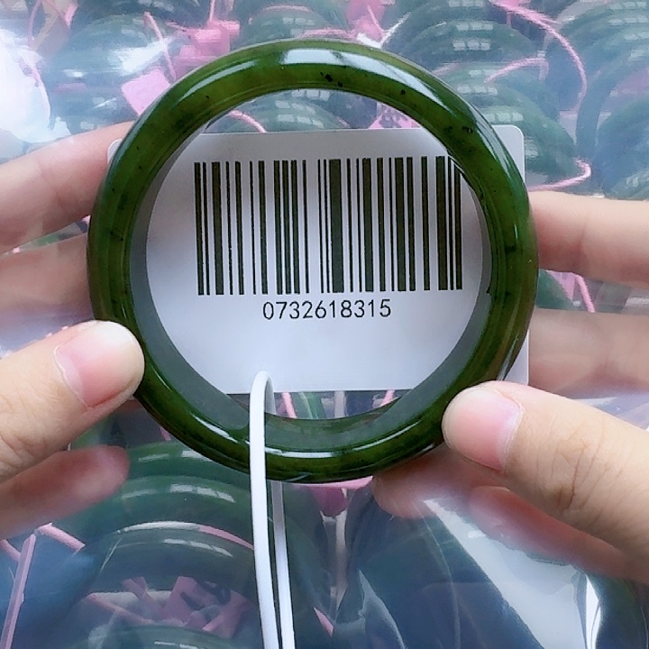 和田玉（碧玉）手镯未镶嵌62微瑕