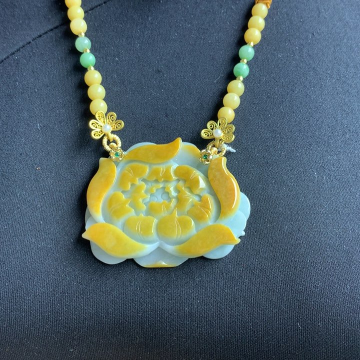 翡翠颈饰未镶嵌翡翠