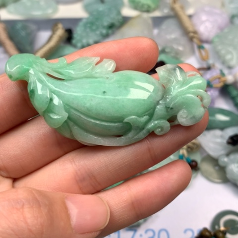 翡翠颈饰未镶嵌翡翠