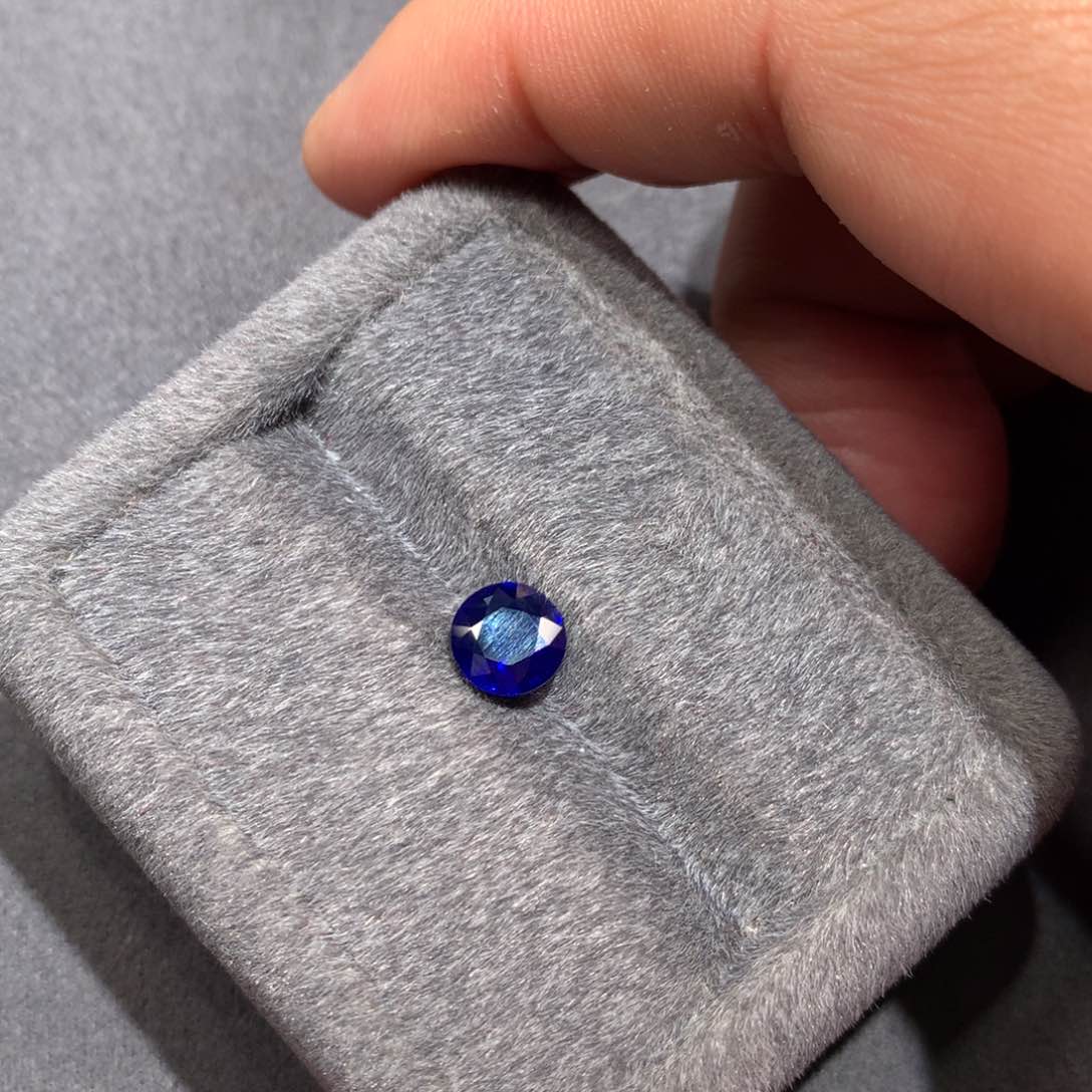 蓝宝石裸石未镶嵌1.88克拉皇家蓝