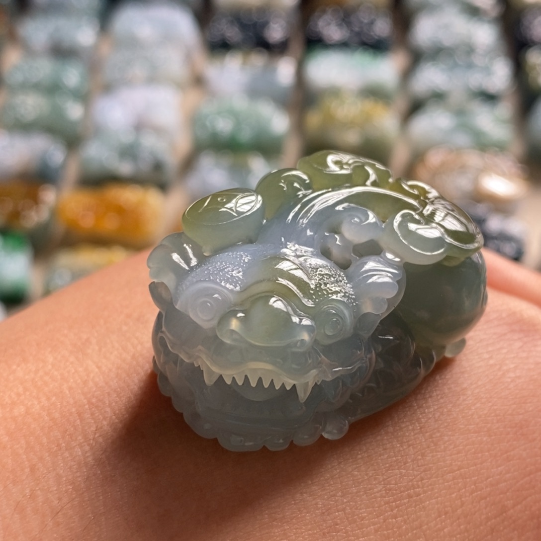 翡翠未镶嵌颈饰天然翡翠貔貅吊坠