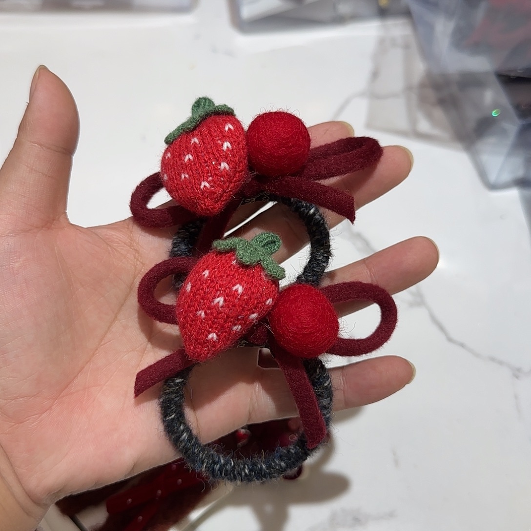 布艺非金属T20草莓发圈2个