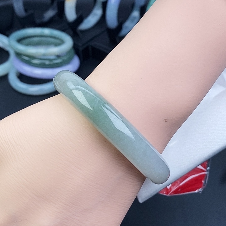 翡翠手镯未镶嵌60圈种水手镯