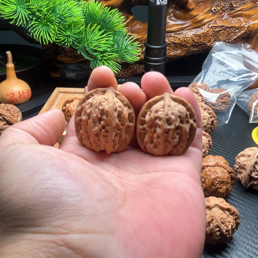 文玩核桃吊坠随**安34磐石