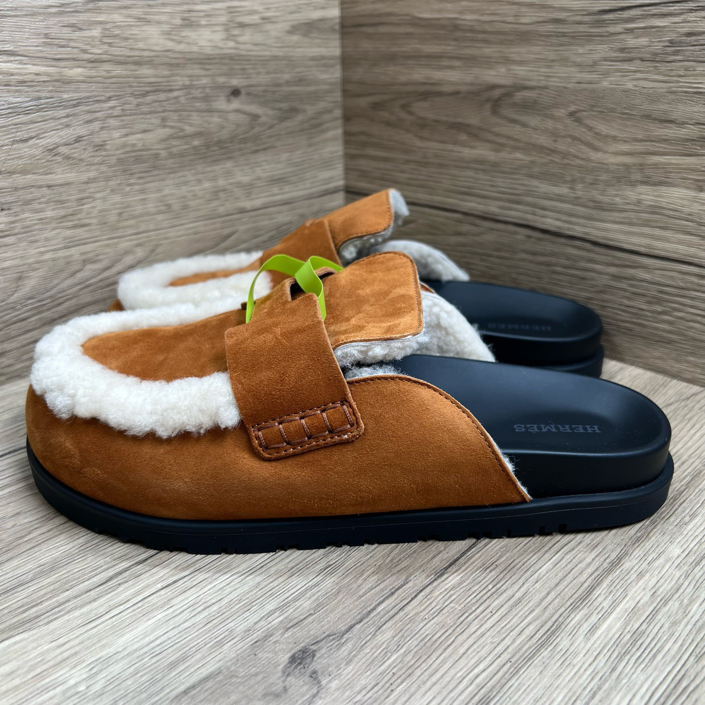 未使用 Hermes/爱马仕 褐色毛绒穆勒半拖 39码