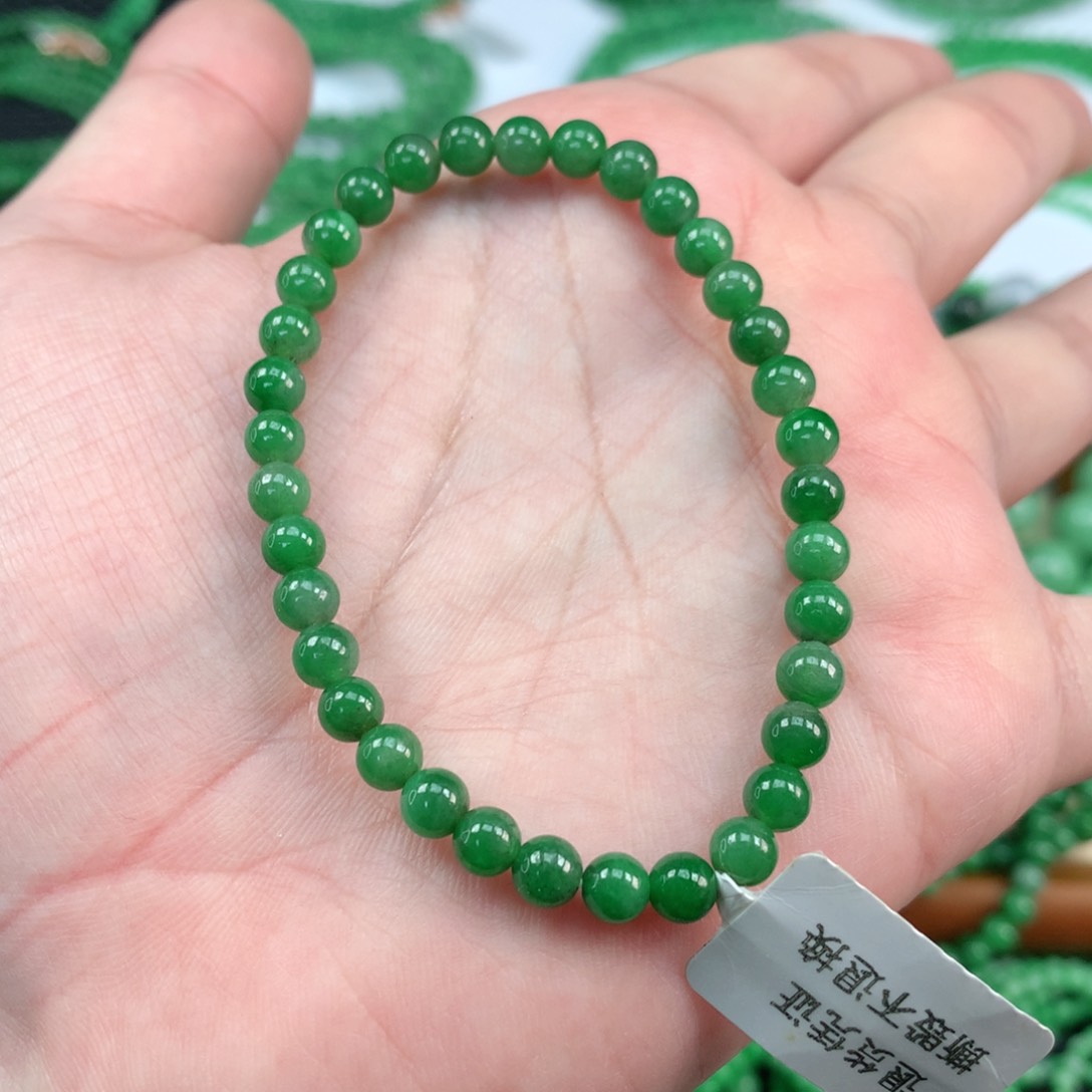 翡翠手链未镶嵌翡翠