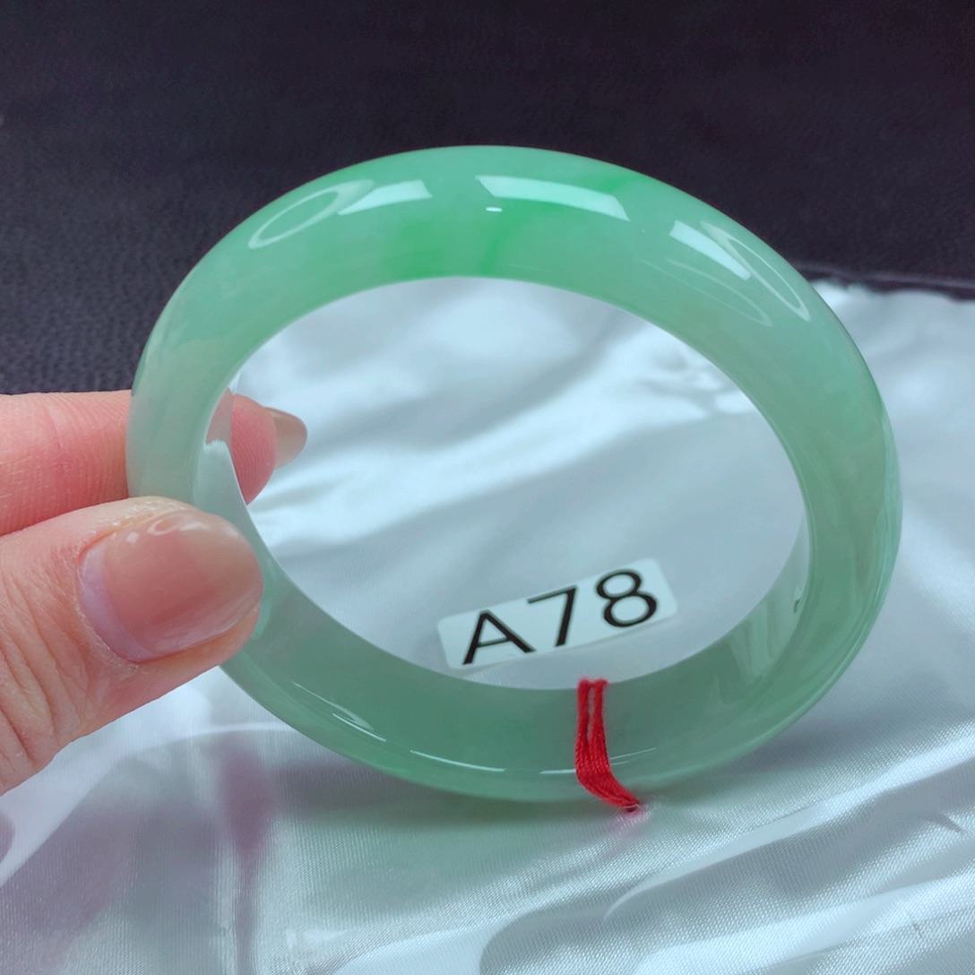 翡翠手镯未镶嵌手镯88