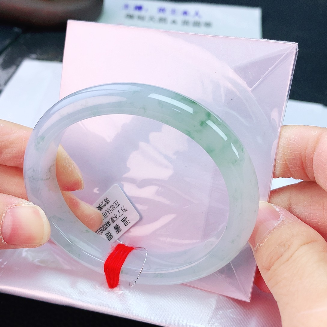 翡翠手镯未镶嵌58贵