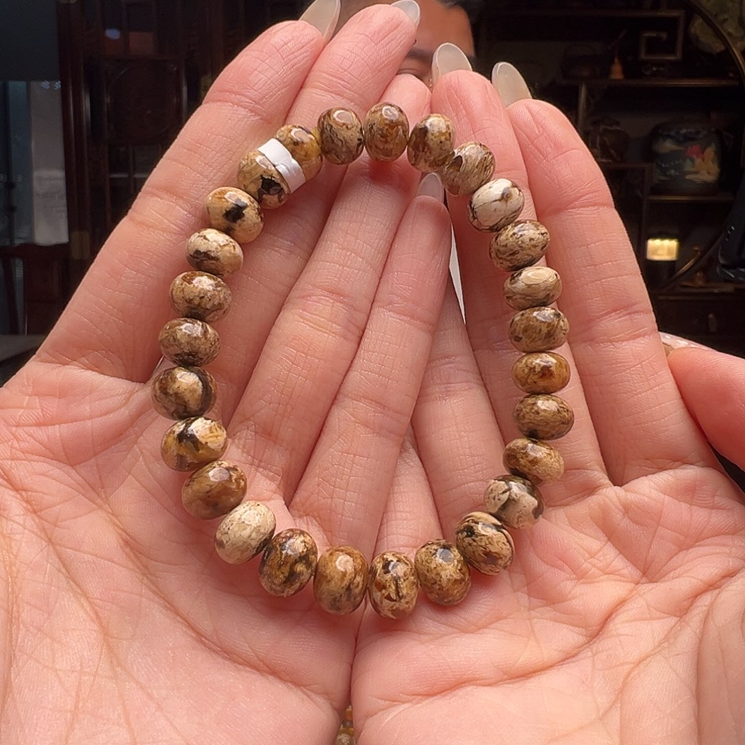 琥珀裸石未镶嵌抚顺琥珀20084-1。9mm