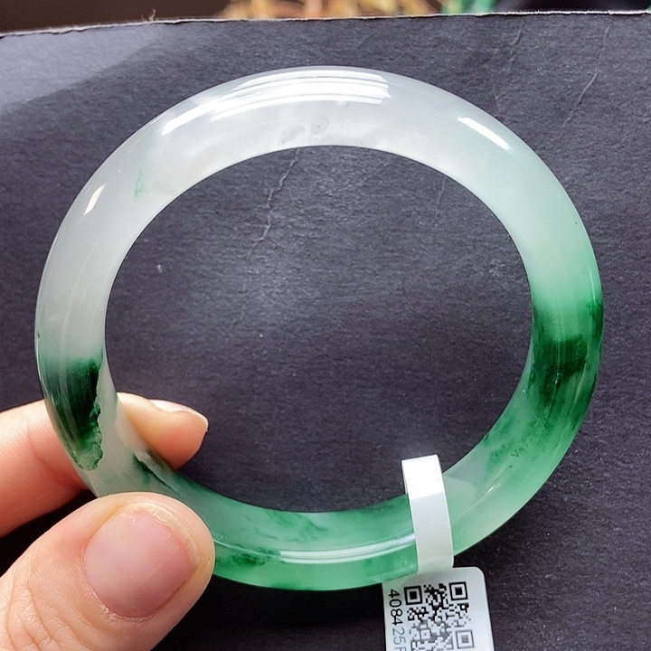 石英质玉手镯未镶嵌明****