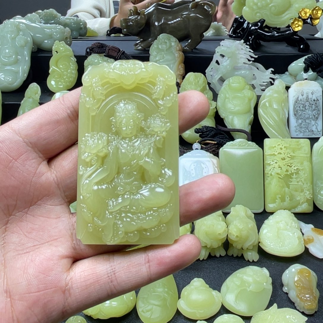 春***哥和田玉未镶嵌颈饰