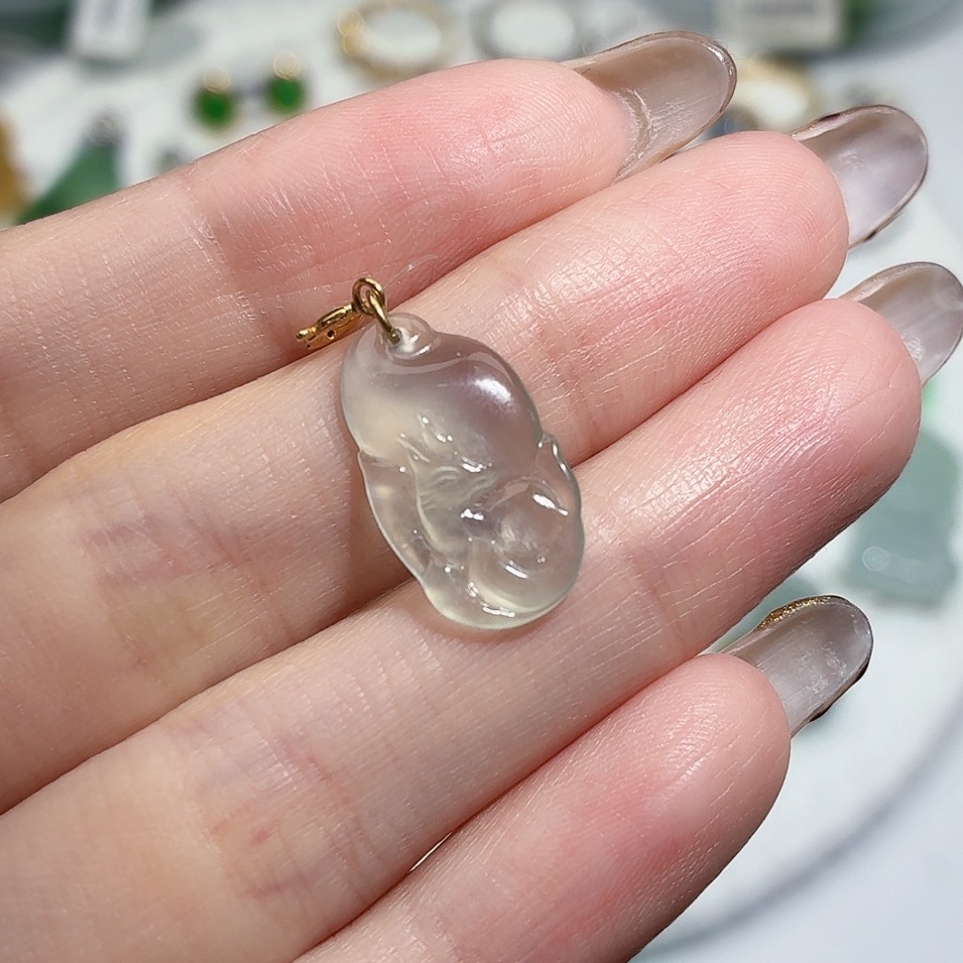 翡翠18K金镶嵌颈饰