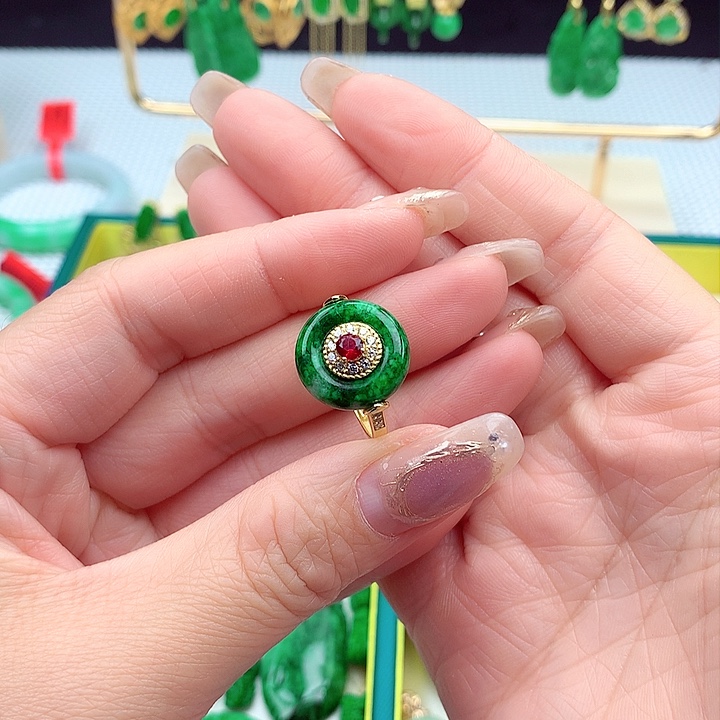 翡翠颈饰银S925镶嵌翡翠