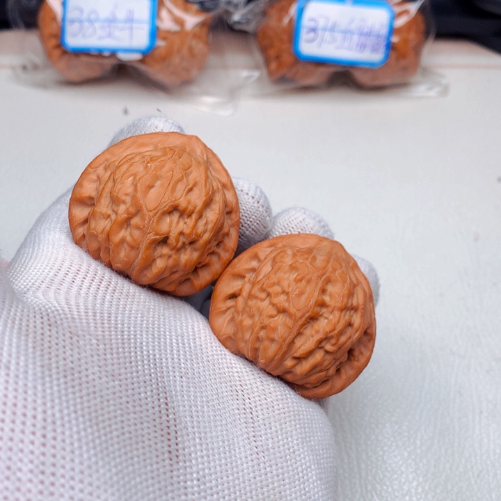 无***味文玩核桃吊坠招财公子