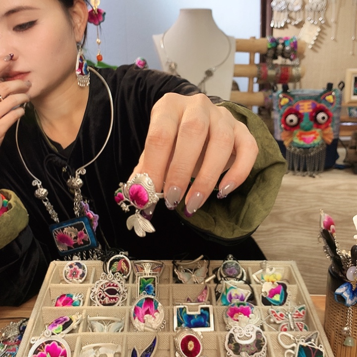 花岗石铁合金戒指