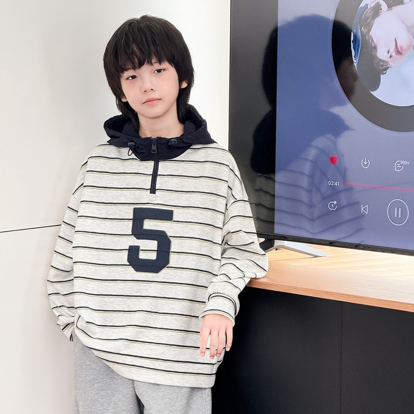Y8826男童卫衣2025秋季儿童条纹字母印花长袖T恤潮中大童连帽上衣