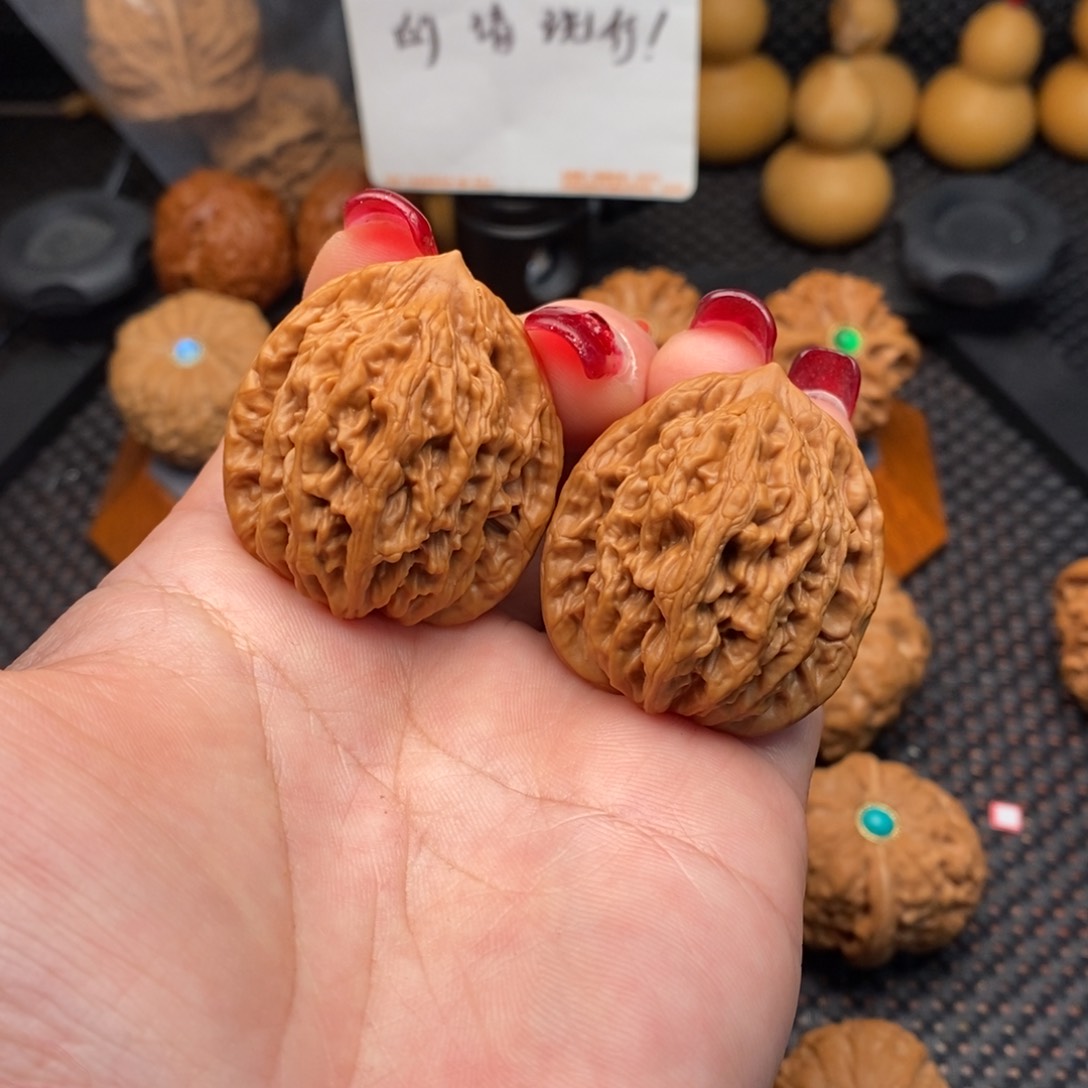 文玩核桃把件全品麦穗虎头36尺