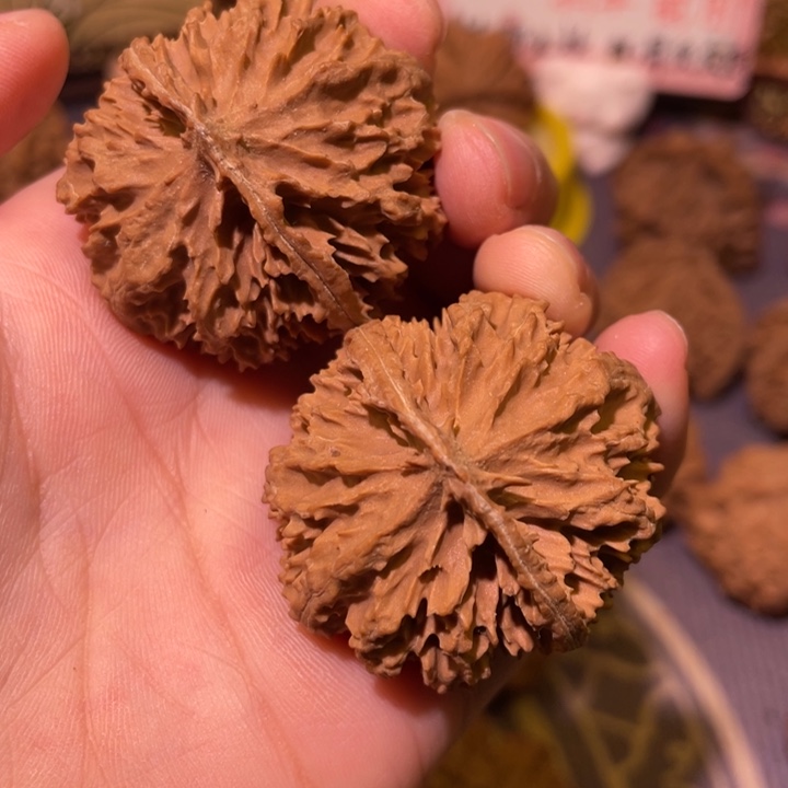 摸***鱼核桃秦岭文玩核桃2