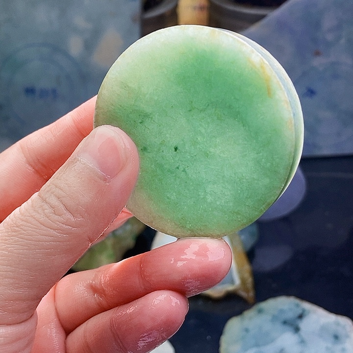 翡翠未镶嵌颈饰毛料29