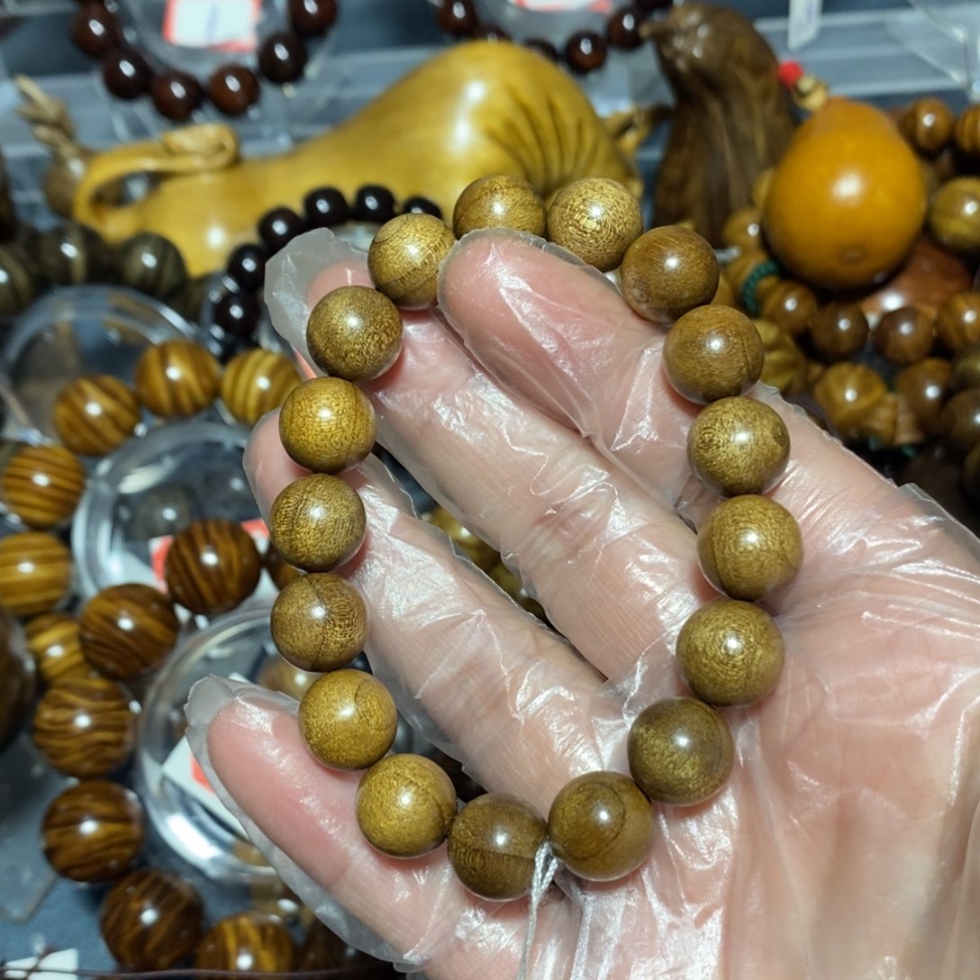 金丝楠木雕工艺品12