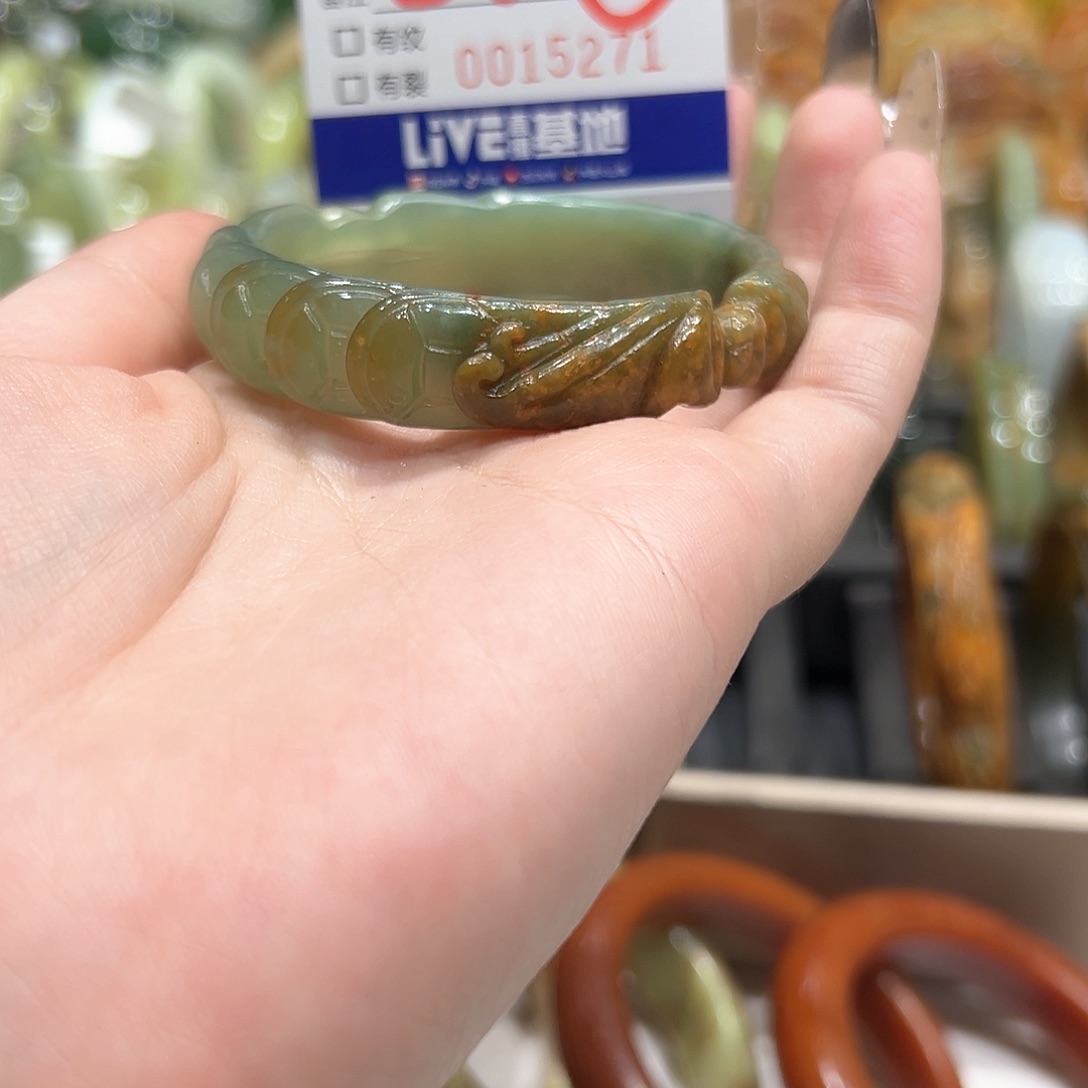 蛇纹石玉手镯未镶嵌