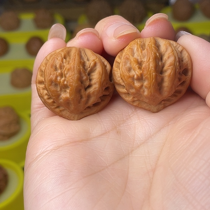 三***车文玩核桃吊坠粗筋八棱