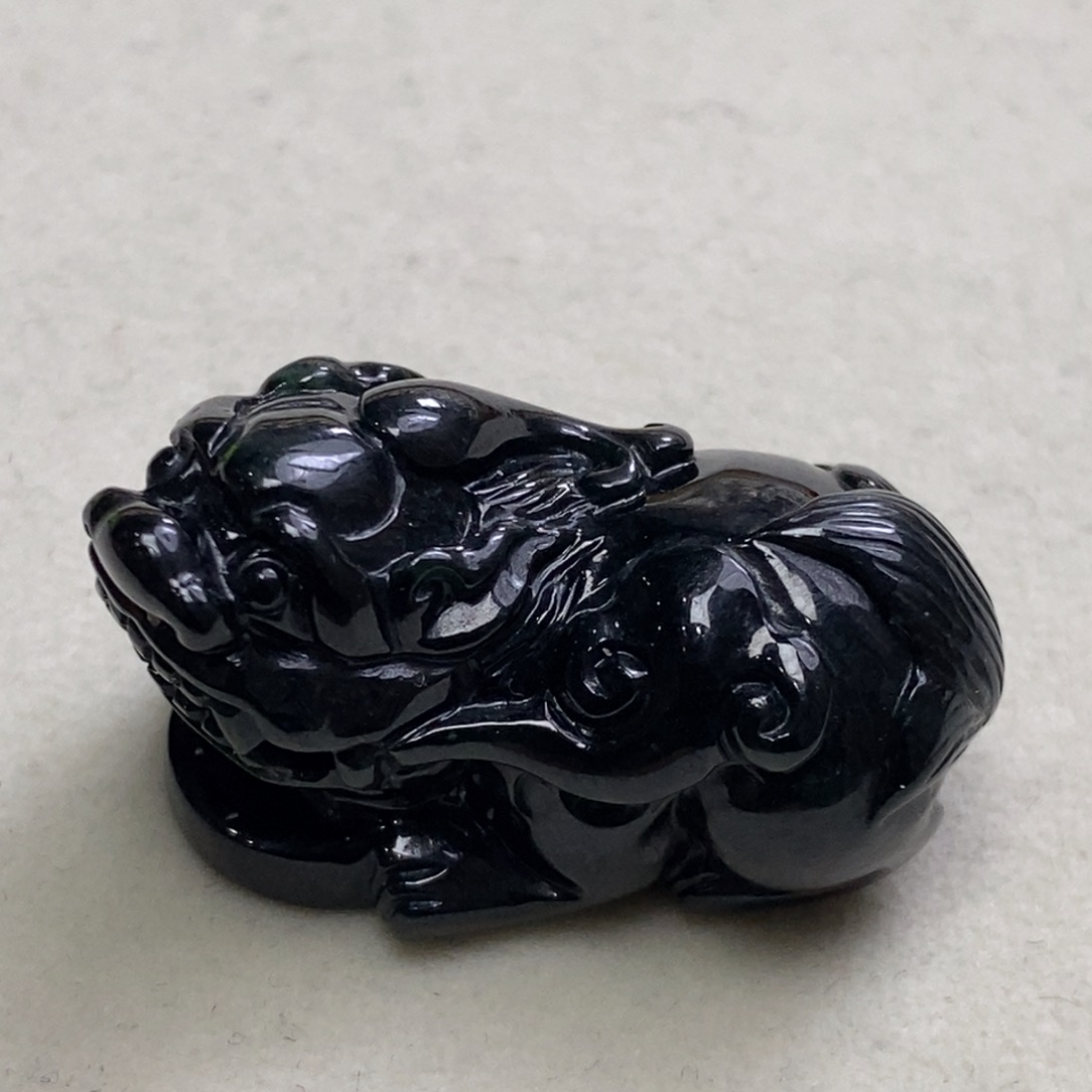 翡翠颈饰未镶嵌墨翠貔貅