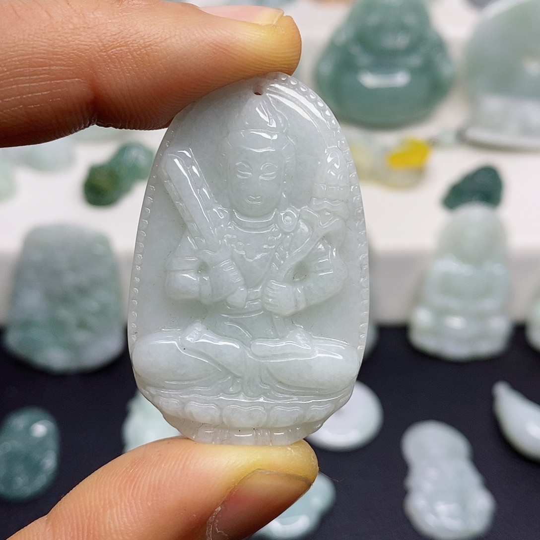翡翠颈饰未镶嵌吊坠