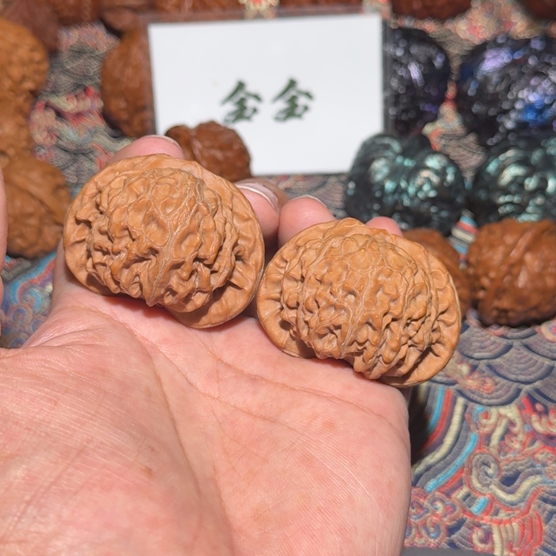 文玩核桃把件1402宫灯，尺寸47 42 34