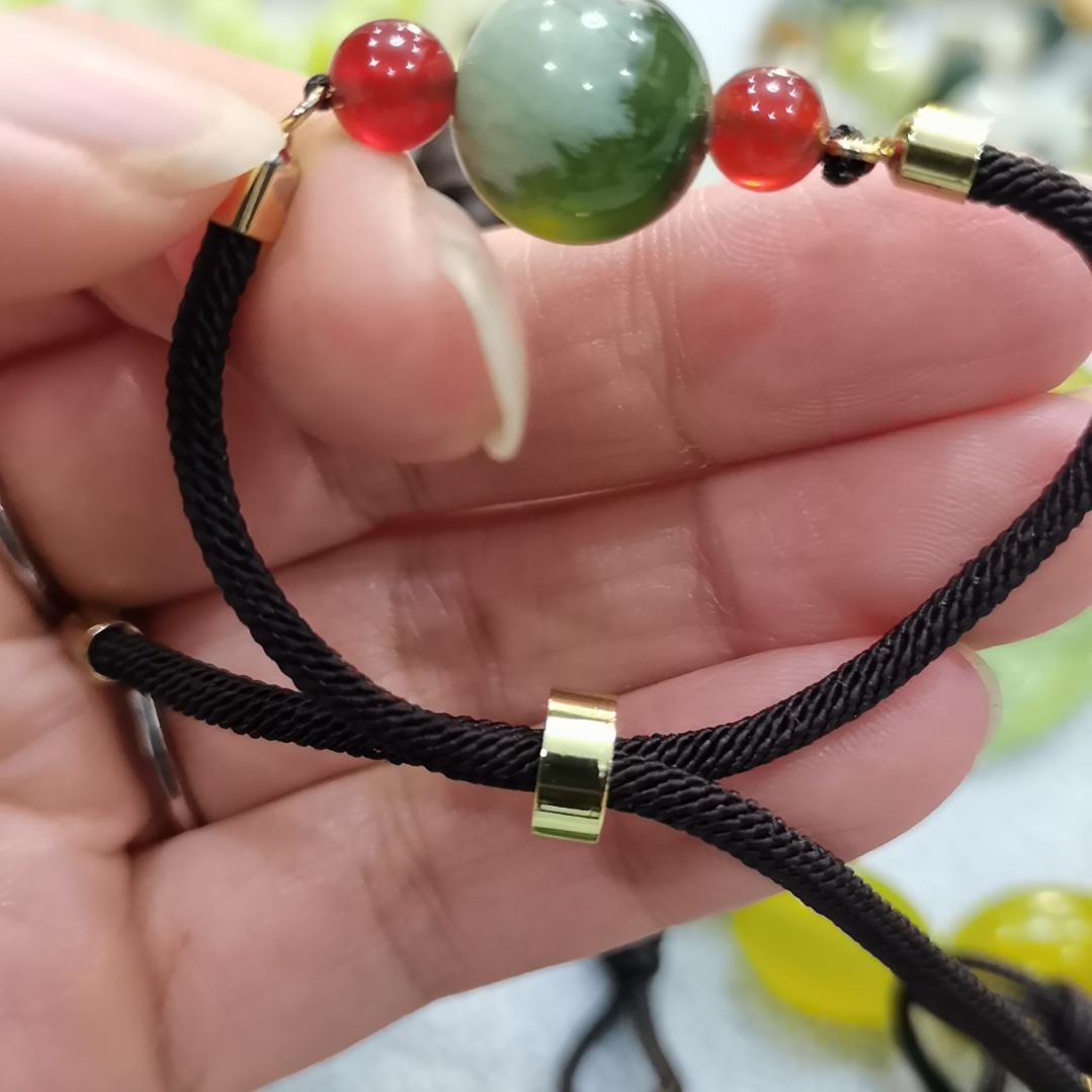 未镶嵌蛇纹石玉吊坠