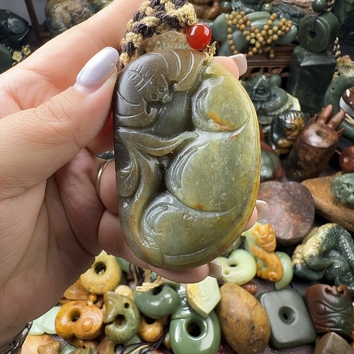 透闪石质玉未镶嵌珠宝奇石