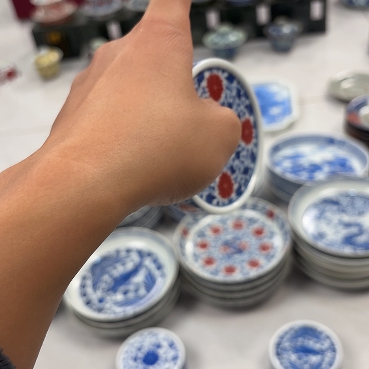 瓷片釉里红缠枝莲杯垫景德镇