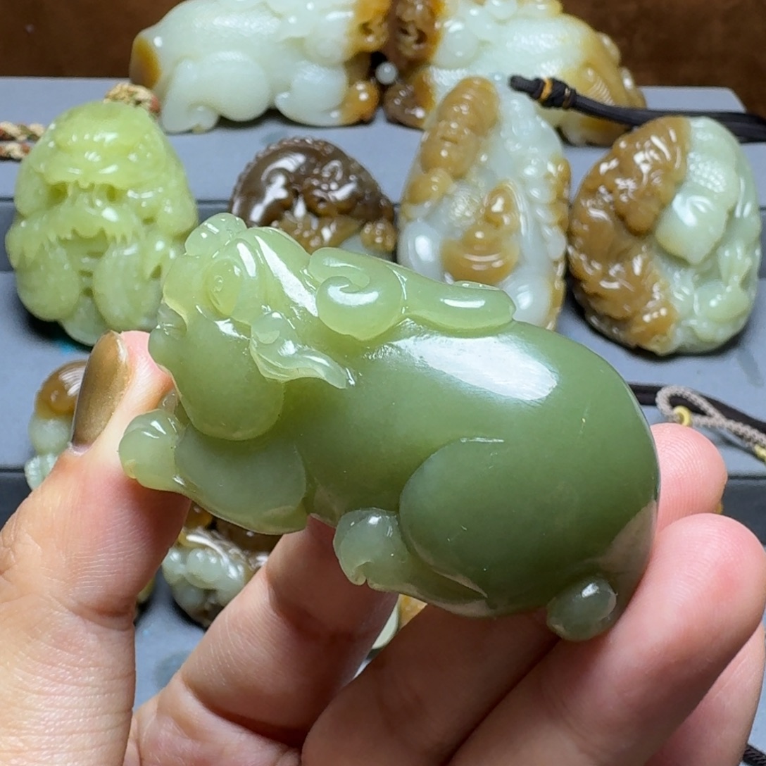 颈饰未镶嵌和田玉