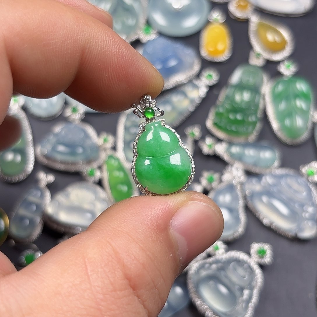 翡翠颈饰18K金镶嵌天然缅甸A货翡翠