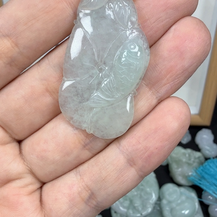 翡翠挂件未镶嵌翡翠